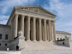 Supreme Court allows Trump to strip protections from some Venezuelans; deportations could follow